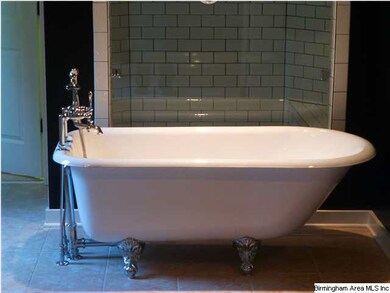 Hey Ya'll......CLAW FOOT TUB INCLUDED!  Anyone hav