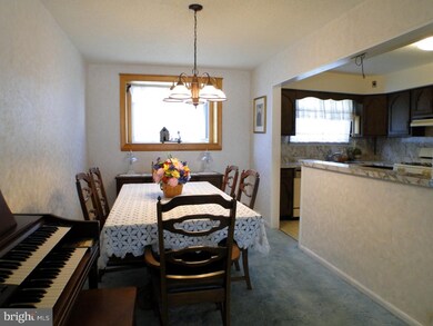 2824 Tolbut St, Philadelphia, PA 19136 - photo 6