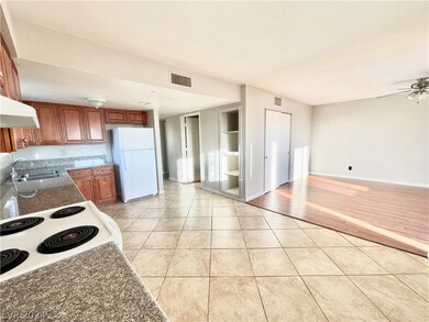 2149 Exeter Dr unit 3, Las Vegas, NV 89156 - photo 7
