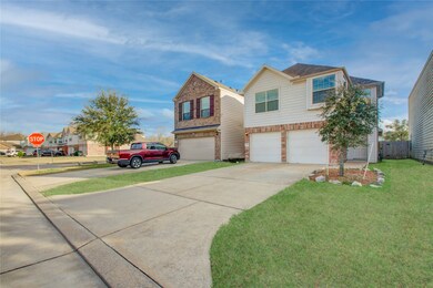 9350 Valley Tree Ln, Houston, TX 77089 - photo 2
