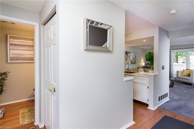 foyer to kitchen & living rm