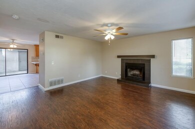4747 N Woodrow Ave unit 120, Fresno, CA 93726 - photo 7