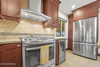 11 Lexington Cir, Matawan, NJ 07747 - photo 5