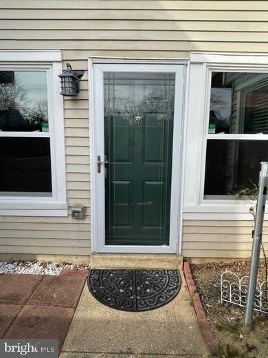 4370 Pembrook Village Dr unit 79, Alexandria, VA 22309 - photo 2