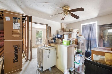 810 Granbury St, Cleburne, TX 76033 - photo 6