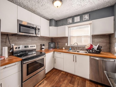 1319 Kitchen