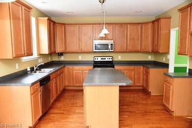 211 Farriers Ln, Jamestown, NC 27282 - photo 6