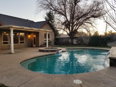 2074 Hedgerow Ave, Redding, CA 96003 - photo 3