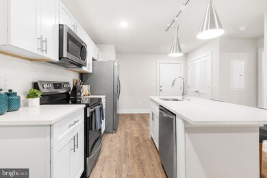 214 Vine St unit 202, Philadelphia, PA 19106 - photo 6