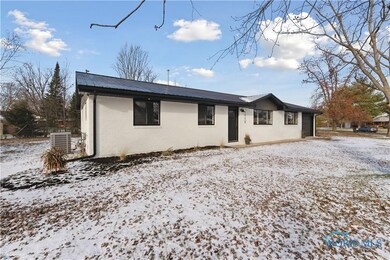 1112 Brookside Dr, Findlay, OH 45840 - photo 2