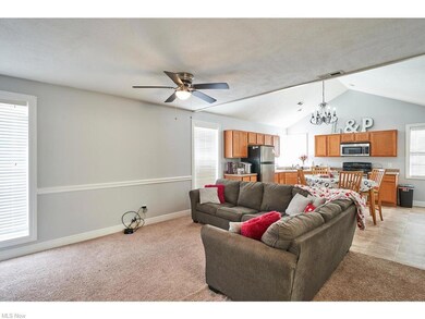 Wonderful Great room in Second unit!