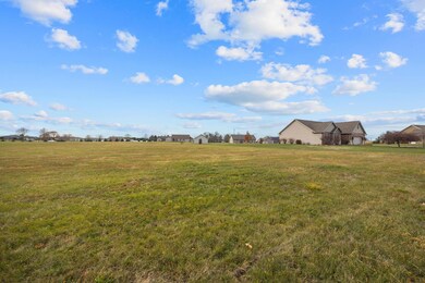 106 Royal Point Ct, Pekin, IL 61554 - photo 6