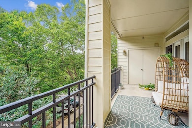 1334 Garden Wall Cir unit C, Reston, VA 20194 - photo 5