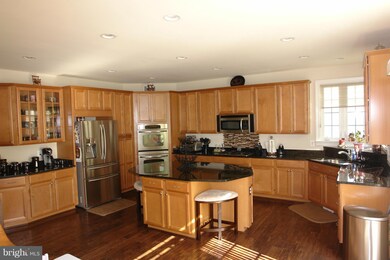 1970 Powells Landing Cir, Woodbridge, VA 22191 - photo 3