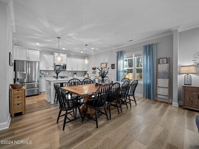 809 E Fremont St, Burgaw, NC 28425 - photo 4