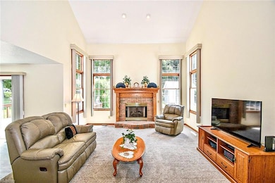 1540 Cornerstone St SW, Hartville, OH 44632 - Grea