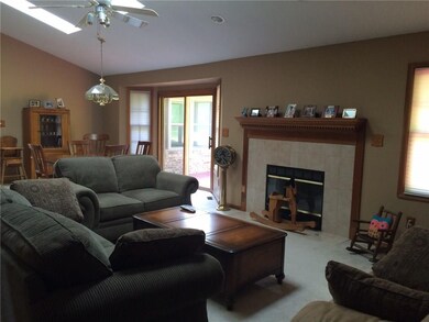 3341 W Ravenfield Blvd, Greenfield, IN 46140 - photo 4