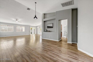 04-Living & Dining Room III