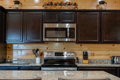1509 FireflyTrailWay-16