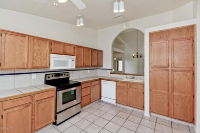 3944 Chemehuevi Blvd-11