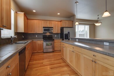 20794 SE Hollis Ln, Bend, OR 97702 - photo 7