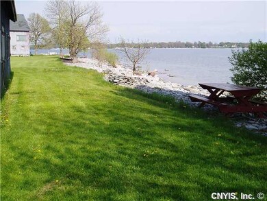 Waterfront/Dock/Pier. Flat rock bottom with crysta