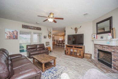 9202 Stephen St, Needville, TX 77461 - photo 5