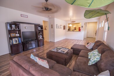 Reunion Livingrm _1