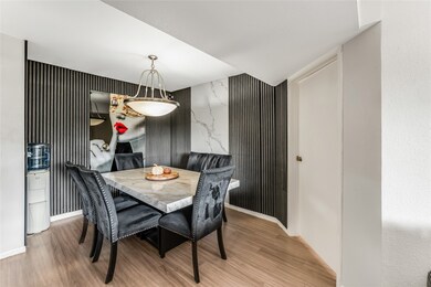 3085 Walnut Bend Ln unit 11, Houston, TX 77042 - photo 2