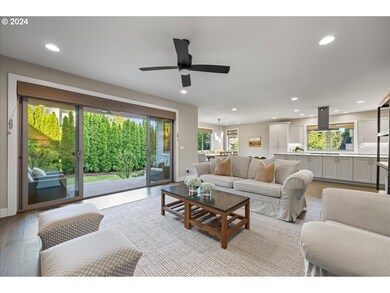 Living Room-Ceiling Fan