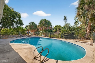 935 Pecten Ct, Sanibel, FL 33957 - photo 3