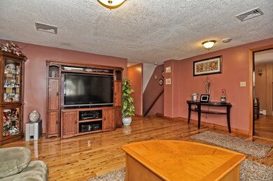 3 Mystic Ln, Milford, MA 01757 - photo 7