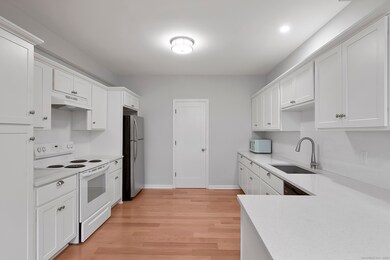 55 Cider Mill Ln unit Cottage, Fairfield, CT 06824 - photo 6