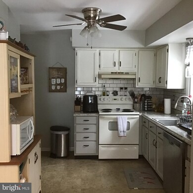 446 Grove Ave, Mohnton, PA 19540 - photo 6