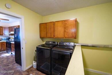0140 2190 4th Ave NE-Thmpsn
