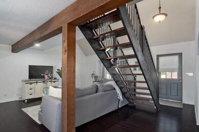 1102 E Melanie Ln-17