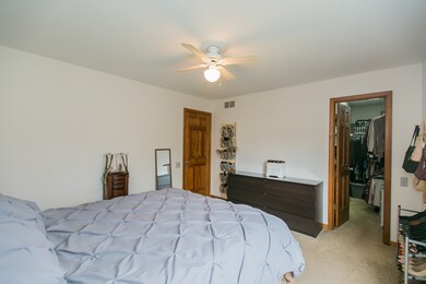 1381 Glacier Pkwy, Algonquin, IL 60102 - photo 2