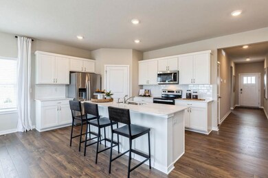 2903 Savannah Dr, Hiawatha, IA 52233 - photo 5