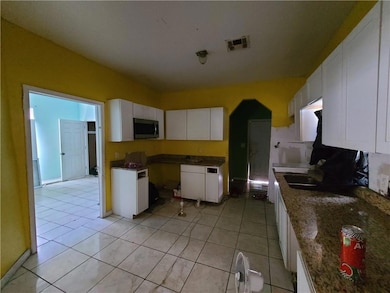 2620 N Rocheblave St, New Orleans, LA 70117 - photo 2