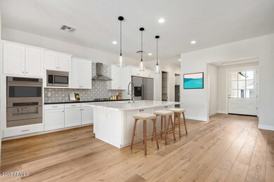 8718 N 9th Ave, Phoenix, AZ 85021 - photo 2