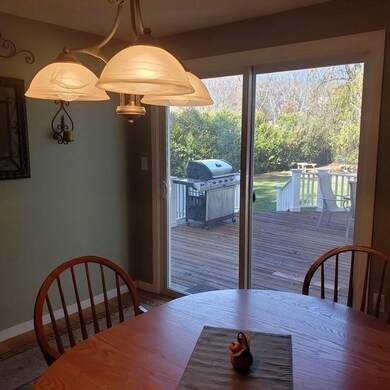 5 Red Oaks Cir, Feeding Hills, MA 01030 - photo 5