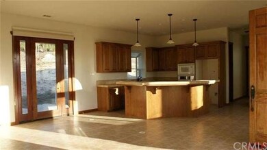 looking towars kitchen from entry