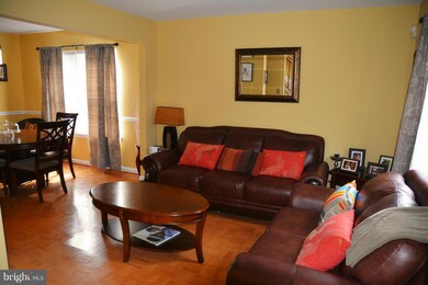 5711 Silk Tree Dr, Riverdale, MD 20737 - photo 2