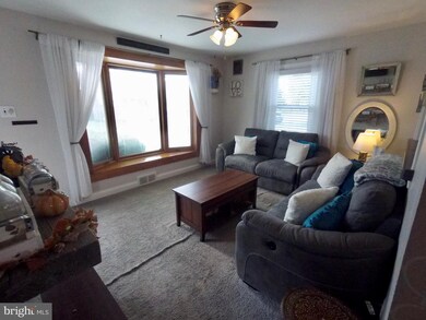 220 Fernwood Ave, Folsom, PA 19033 - photo 7