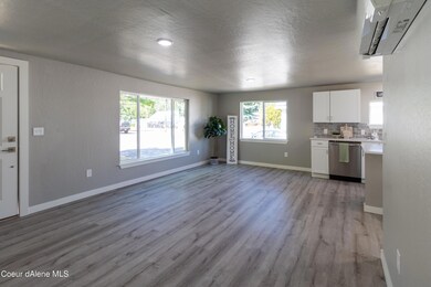 1210 W Polaris ave MLS-27