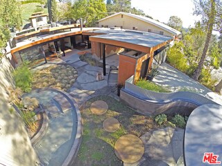 22277 Buena Ventura St, Woodland Hills, CA 91364 - photo 6