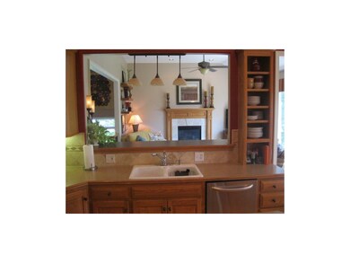 Large Eat-In Kitchen