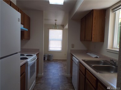 312 Cedar Ct, Winlock, WA 98596 - photo 2