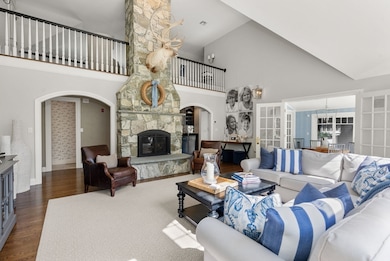 8 Rock Spring Ln, Southborough, MA 01772 - photo 5