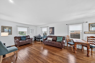 1519 Mckinley Ave, South Bend, IN 46617 - photo 2